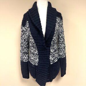 Gap thick cable knit wool blend cardigan.  Size Sm